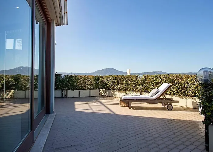 Sunny Rooftop Loft With Gorgeous Views Of Appartamento