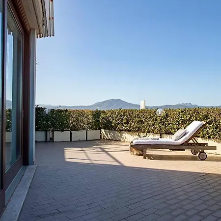 Sunny Rooftop Loft With Gorgeous Views Of Lejlighed