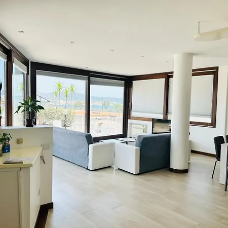Διαμέρισμα Sunny Rooftop Loft With Gorgeous Views Of Όλμπια