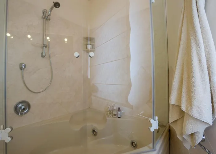 Sunny Rooftop Loft With Gorgeous Views Of *