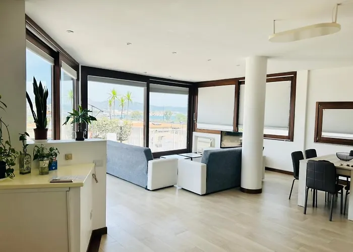 Apartamento Sunny Rooftop Loft With Gorgeous Views Of Olbia